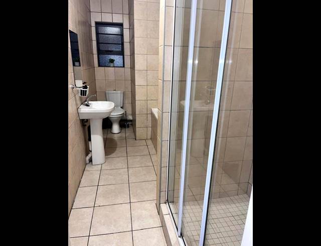 2 BEDROOM PROPERTY TO RENT IN NOORDHANG